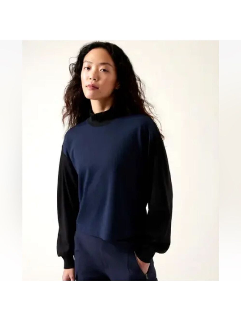 Athleta Venice Sweatshirt Crop Womens L UPF 50+ Navy/Black